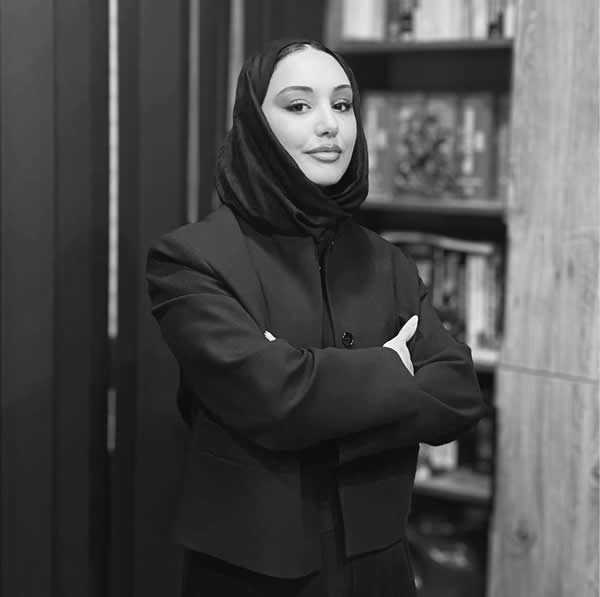 azra-topuz